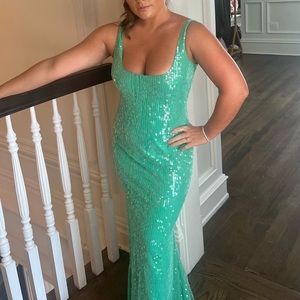 Mac Duggal Jade sequin gown - size 2